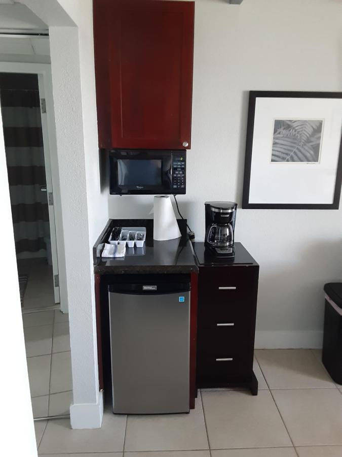 Bay View, Studio206, Beach Steps Away! Pool+Wifi รัสกิน ภายนอก รูปภาพ